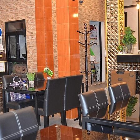 Baanpin Hotel & Cafe 방콕 외부 사진
